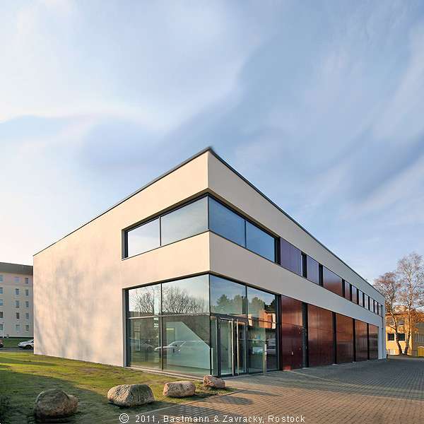 Universität Rostock, Neubau Forschungshalle für die Fakultät Maschinenbau und Schiffstechnik.jpg © Bastmann+Zavracki, Rostock
