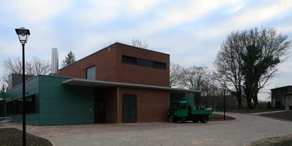 An der Rückseite des Laborgebäudes kann angeliefert werden. © 2012 Betrieb für Bau und Liegenschaften Mecklenburg-Vorpommern