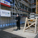 Heinz-Gerd Hufen, Geschäftsführer des BBL M-V, begrüßt die Anwesenden und Gäste des Richtfestes. © 2014 Betrieb für Bau und Liegenschaften Mecklenburg-Vorpommern