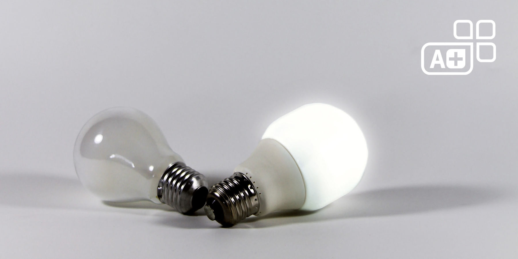 An oder Aus? Licht kann ausgeschaltet werden, wenn man seinen Arbeitsplatz für eine Besprechung oder die Pause verlässt. Das spart Strom. © 2012 be:deuten.de //Kreativagentur