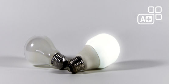 An oder Aus? Licht kann ausgeschaltet werden wenn man seinen Arbeitsplatz für eine Besprechung oder die Pause verlässt. Das spart Strom. © 2012 be:deuten.de //Kreativagentur An oder Aus? Licht kann ausgeschaltet werden wenn man seinen Arbeitsplatz für eine Besprechung oder die Pause verlässt. Das spart Strom. © 2012 be:deuten.de //Kreativagentur