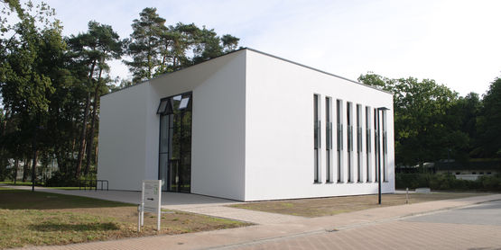Blick auf den Haupteingang. © 2016 Betrieb für Bau und Liegenschaften M-V Blick auf den Haupteingang. © 2016 Betrieb für Bau und Liegenschaften M-V