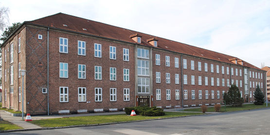 Ansicht Gebäude 5 © © 2017 Betrieb für Bau und Liegenschaften Mecklenburg-Vorpommern Ansicht Gebäude 5 © © 2017 Betrieb für Bau und Liegenschaften Mecklenburg-Vorpommern
