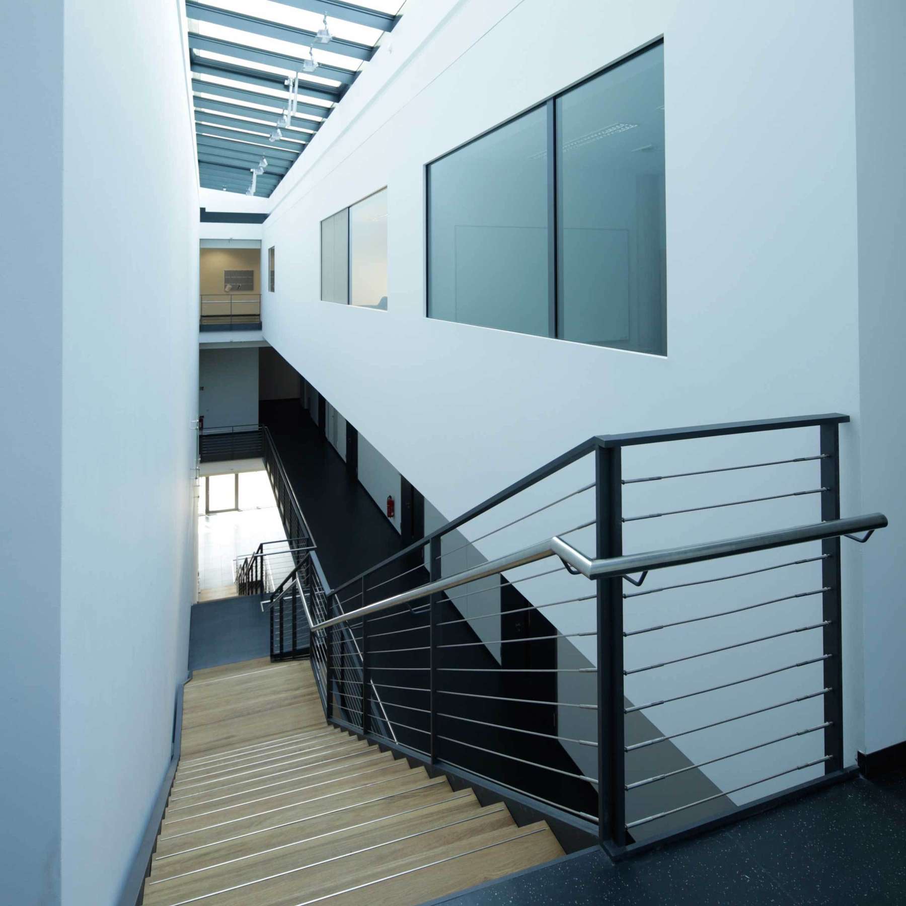 Flur-/Treppenbereich im Forschungsgebäude LL M © 2015 Betrieb für Bau und Liegenschaften Mecklenburg-Vorpommern