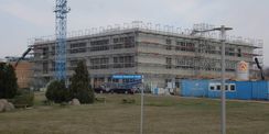 Der Neubau Notaufnahme - Blick auf die Baustelle im März 2017 © 2017 Betrieb für Bau und Liegenschaften Mecklenburg-Vorpommern