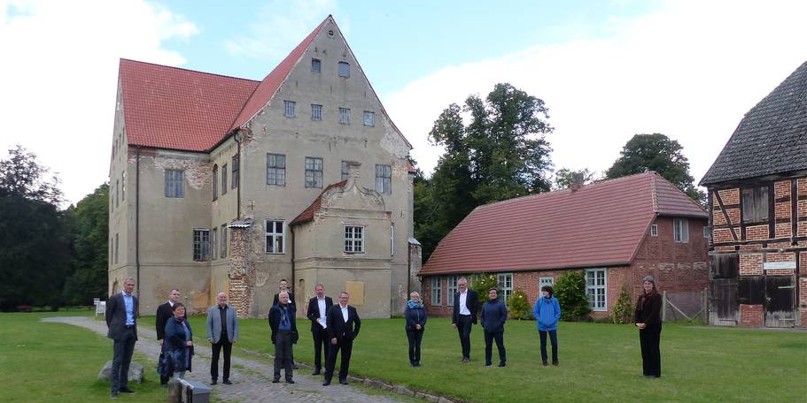 Start zur gemeinsamen Besichtigung des Schlosses © 2020 SBL Greifswald