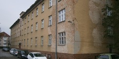 Das Gebäude Franz-Mehring-Straße 47 vor den Sanierungsmaßnahmen © 2015 Betrieb für Bau und Liegenschaften Mecklenburg-Vorpommern