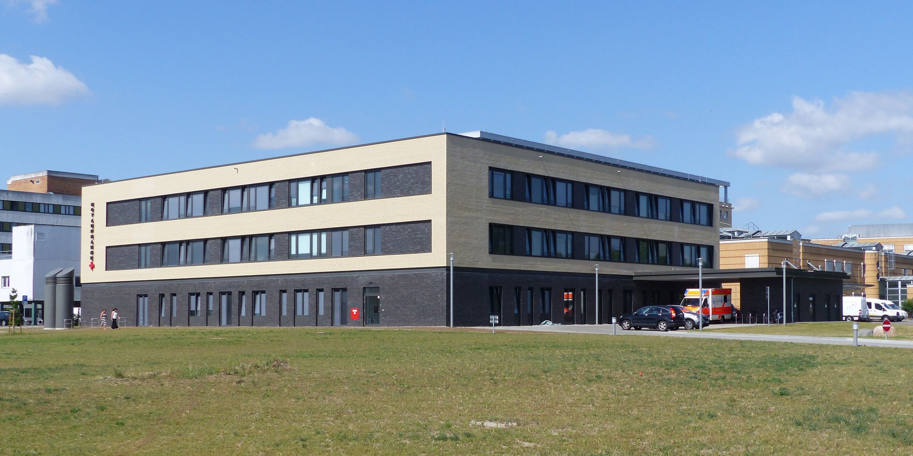 Der Neubau Notaufnahme - Ansicht von Nordosten © 2019 Betrieb für Bau und Liegenschaften Mecklenburg-Vorpommern