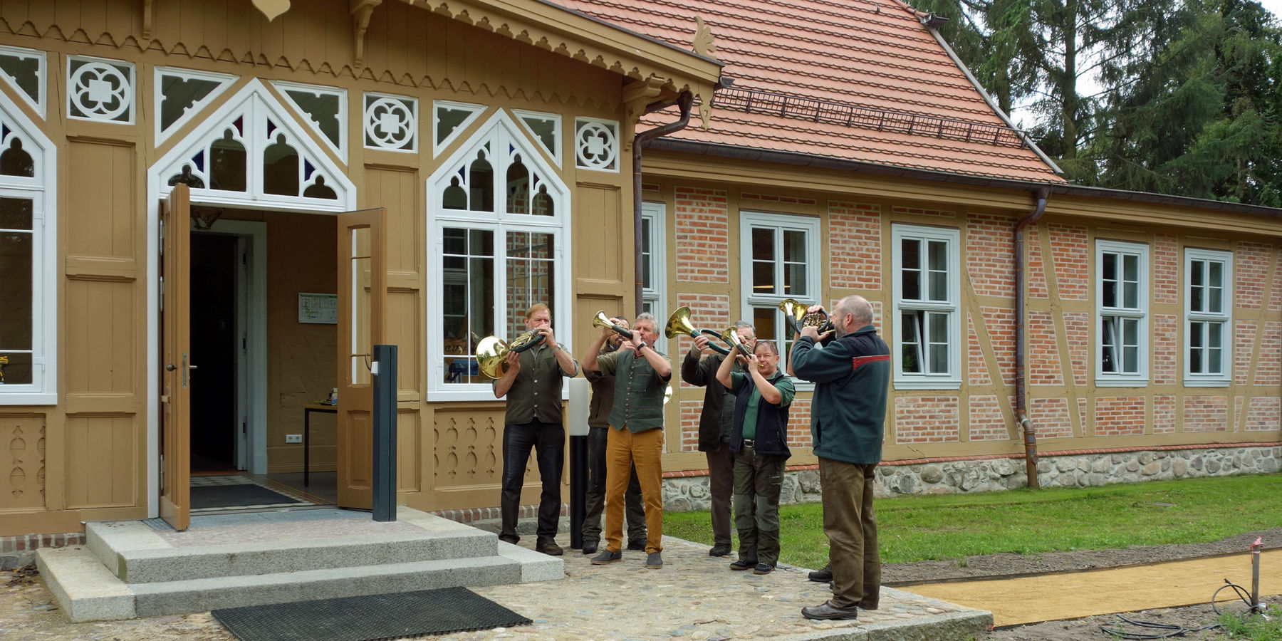 Die feierliche Schlüsselübergabe wurde durch die Bläser eröffnet. © 2019 Betrieb für Bau und Liegenschaften Mecklenburg-Vorpommern