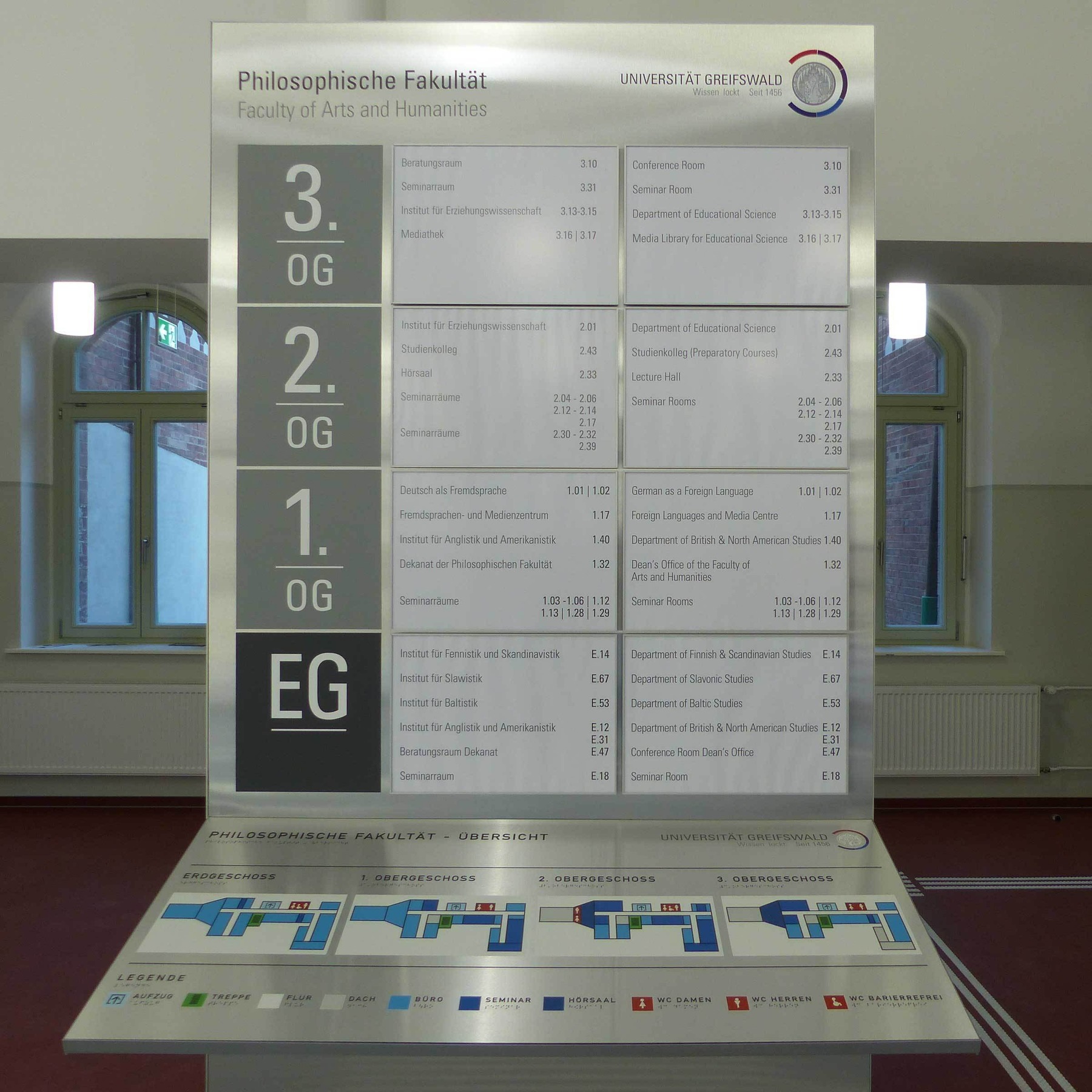 Auf jeder Etage ist im Flurbereich eine Orientierungstafel mit Tastmodell installiert. © 2018 Betrieb für Bau und Liegenschaften Mecklenburg-Vorpommern