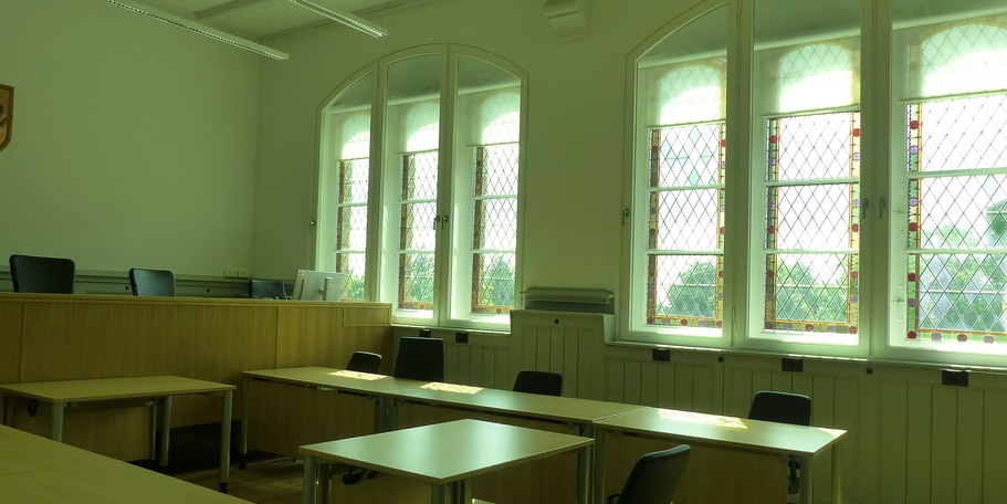 Blick in den hergerichteten, historischen Sitzungssaal im Haupthaus © 2021 SBL Greifswald