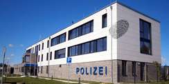 Polizeidienstgebäude Sanitz Kunst am Bau.jpg © 2021 Matthias Braun  Würzburg