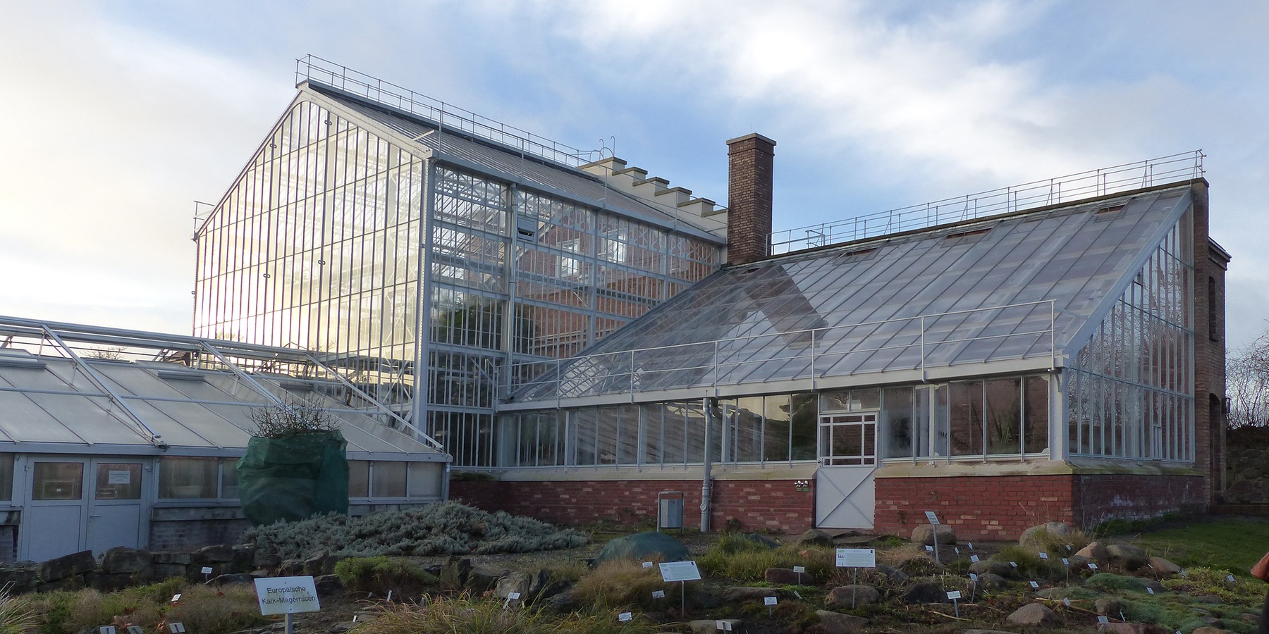 Die 1885 errichtete historische Gewächshausanlage im Botanischen Garten der Universität Greifswald wurde seit Mai 2019 grundlegend saniert © 2021 SBL Greifswald