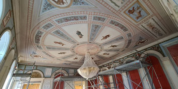 die Deckenmalerei im Roten Saal © 2022 SBL Neubrandenburg