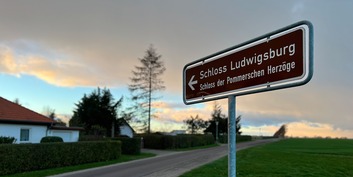Ludwigsburg - Wegweiser zum Schloss © 2022 Christian Hoffmann, FM M-V