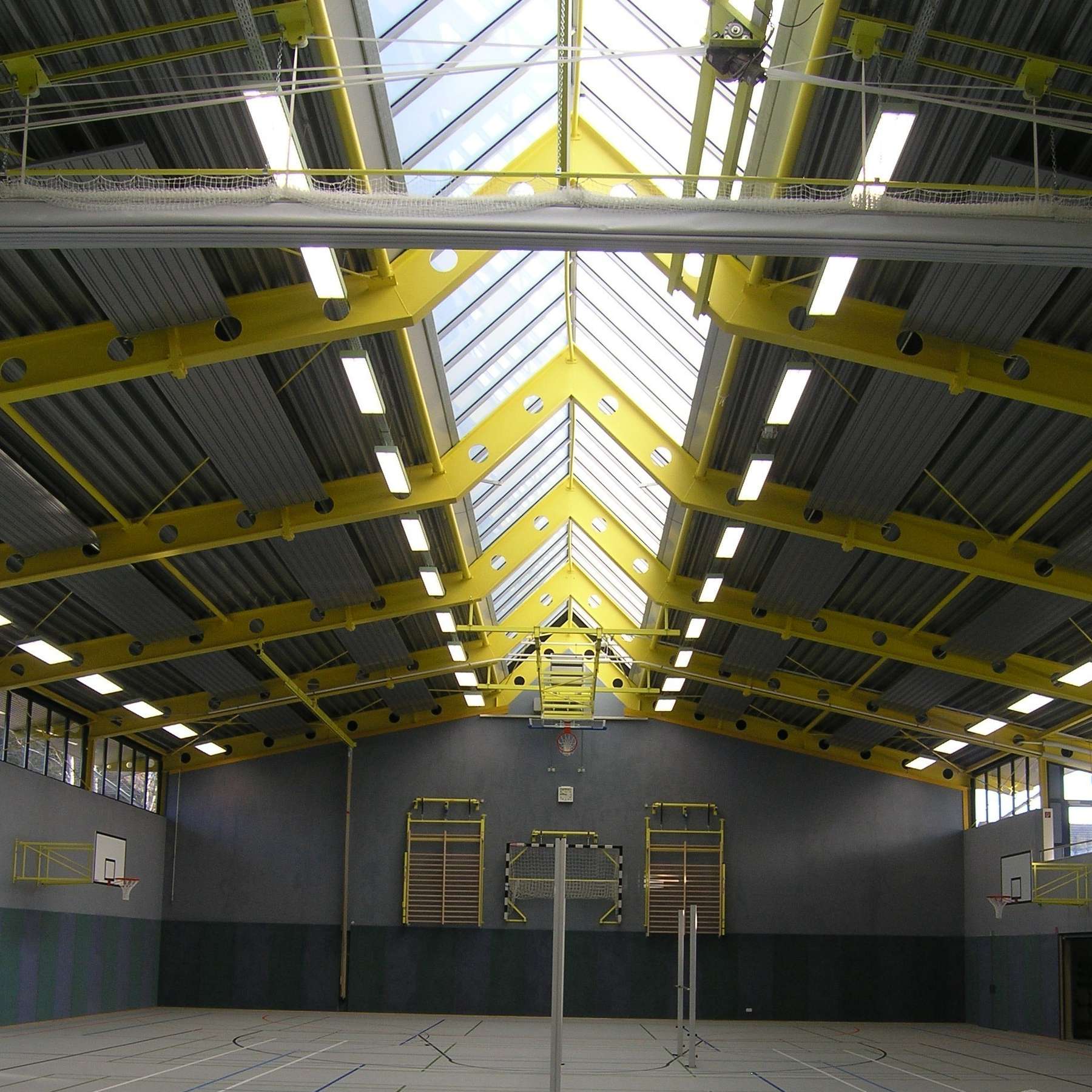 Blick in die Sporthalle © 2005 Betrieb für Bau und Liegenschaften Mecklenburg-Vorpommern