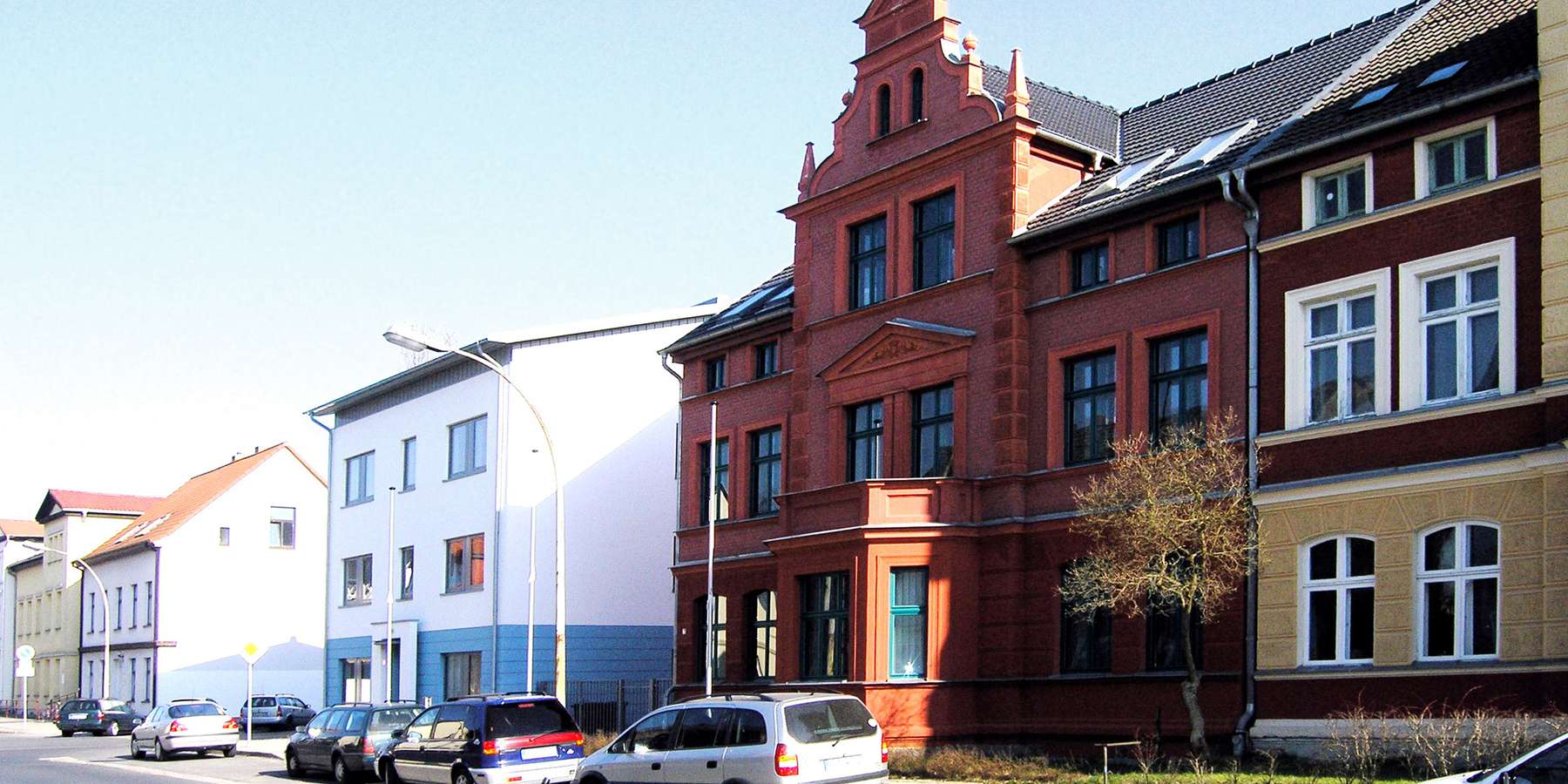 Südbahnstraße Gebäude 9- Sozialgericht und 8a - Arbeitsgericht © 2005 Betrieb für Bau und Liegenschaften Mecklenburg-Vorpommern