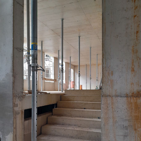 Treppe zum Erdgeschoss © 2023 SBL Schwerin