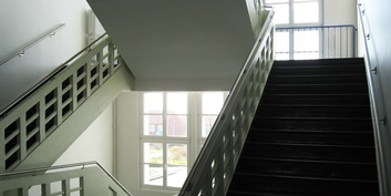 Blick in ein saniertes  neues altes  Treppenhaus © 2008 Betrieb für Bau und Liegenschaften Mecklenburg-Vorpommern