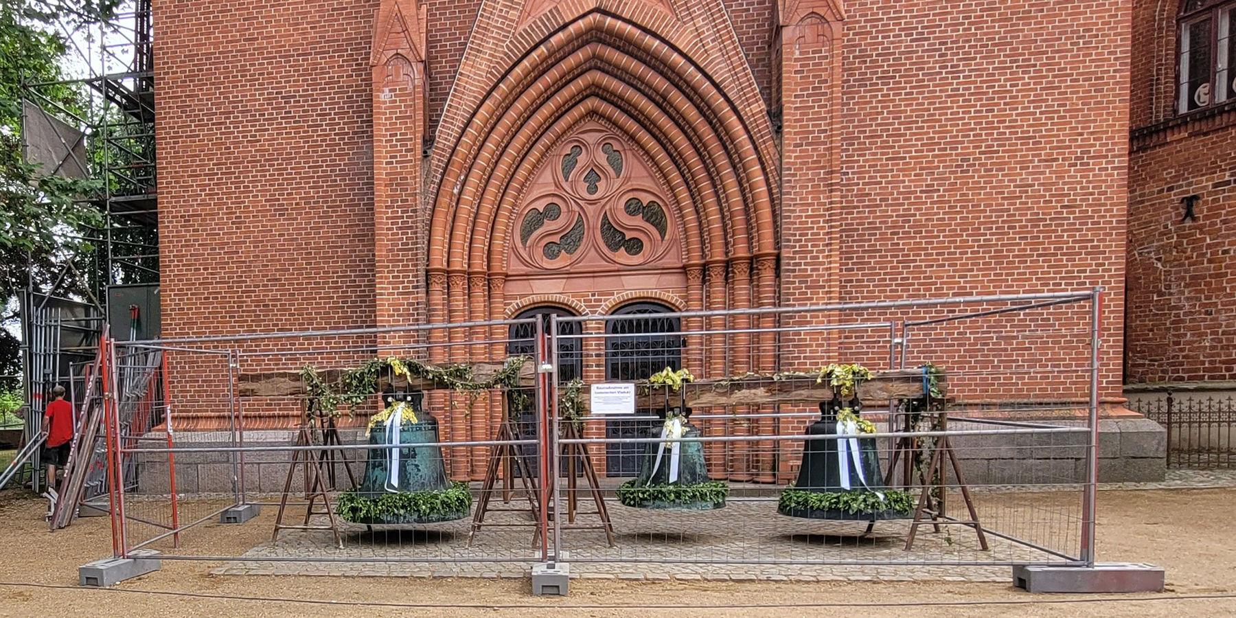 Die neuen Dobbertiner Glocken stammen aus der 2012 entwidmeten Corvinuskirche Hannover-Stöcken. © 2023 SBL Schwerin