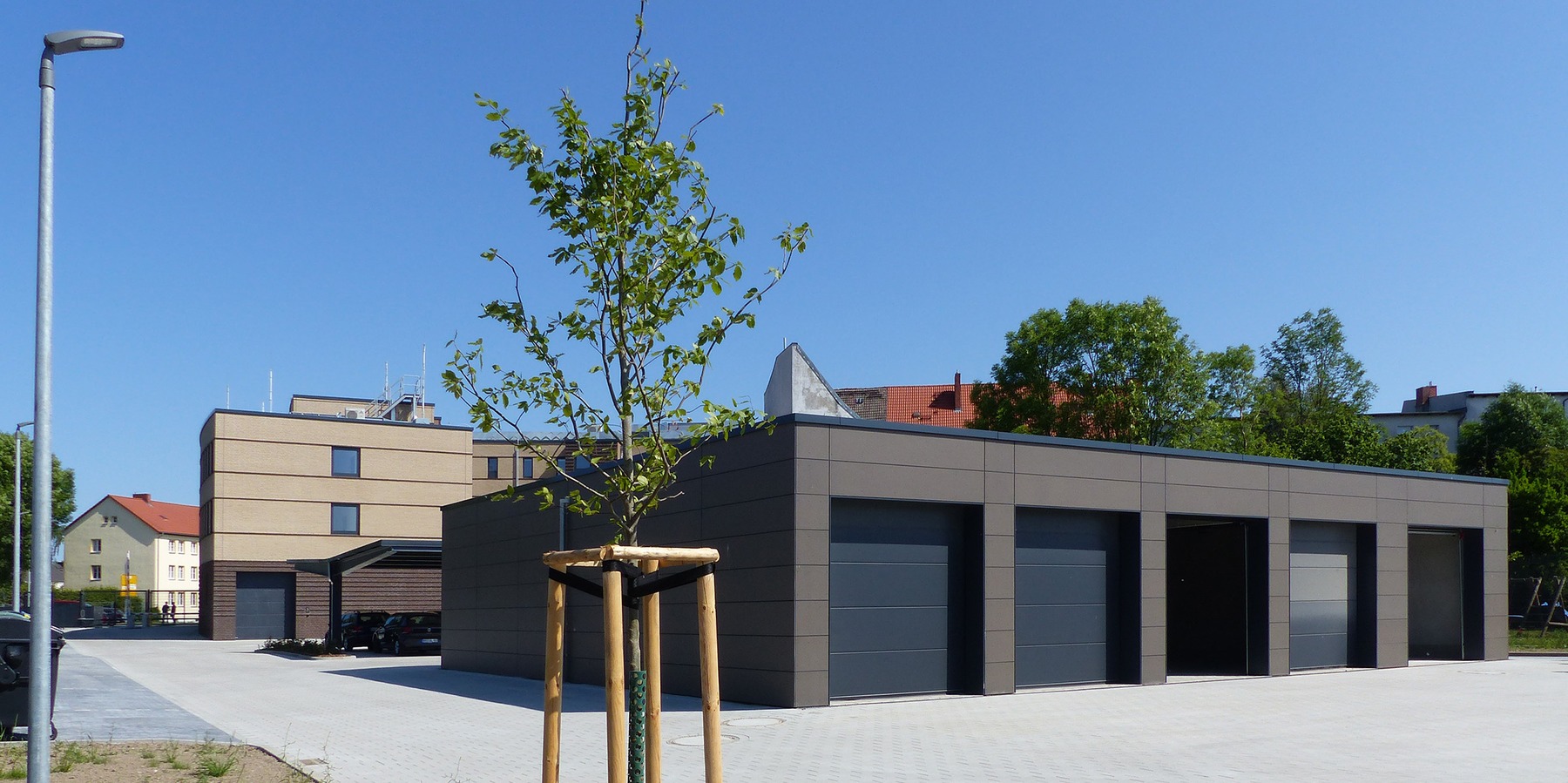 Garagenkomplex für Dienstfahrzeuge im südlichen Hofbereich © 2023 SBL Greifswald