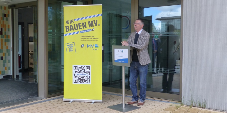 Prof. Ralf Schneider, Direktor des Universitätsrechenzentrums, bei seinem Grußwort © 2024 SBL Greifswald