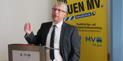 Herr Tasler bedankt sich für die gute Zusammenarbeit bei allen. © 2024 SBL Neubrandenburg