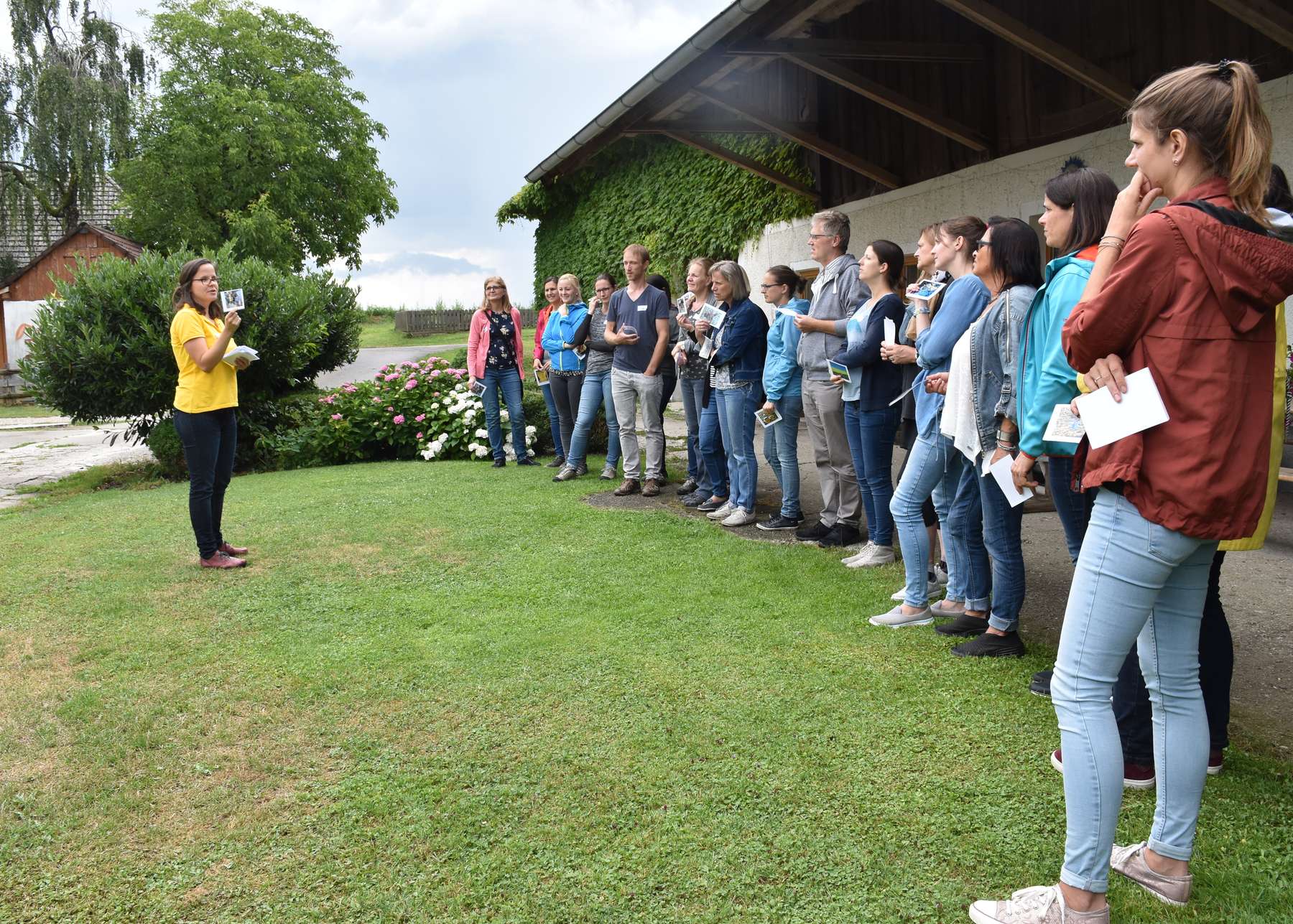 Den Bienen auf der Spur.jpg