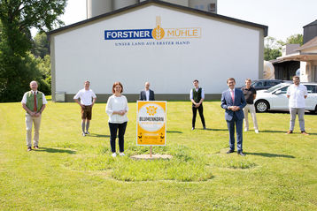 Das gesamte Blumenkorn-Projektteam.jpg