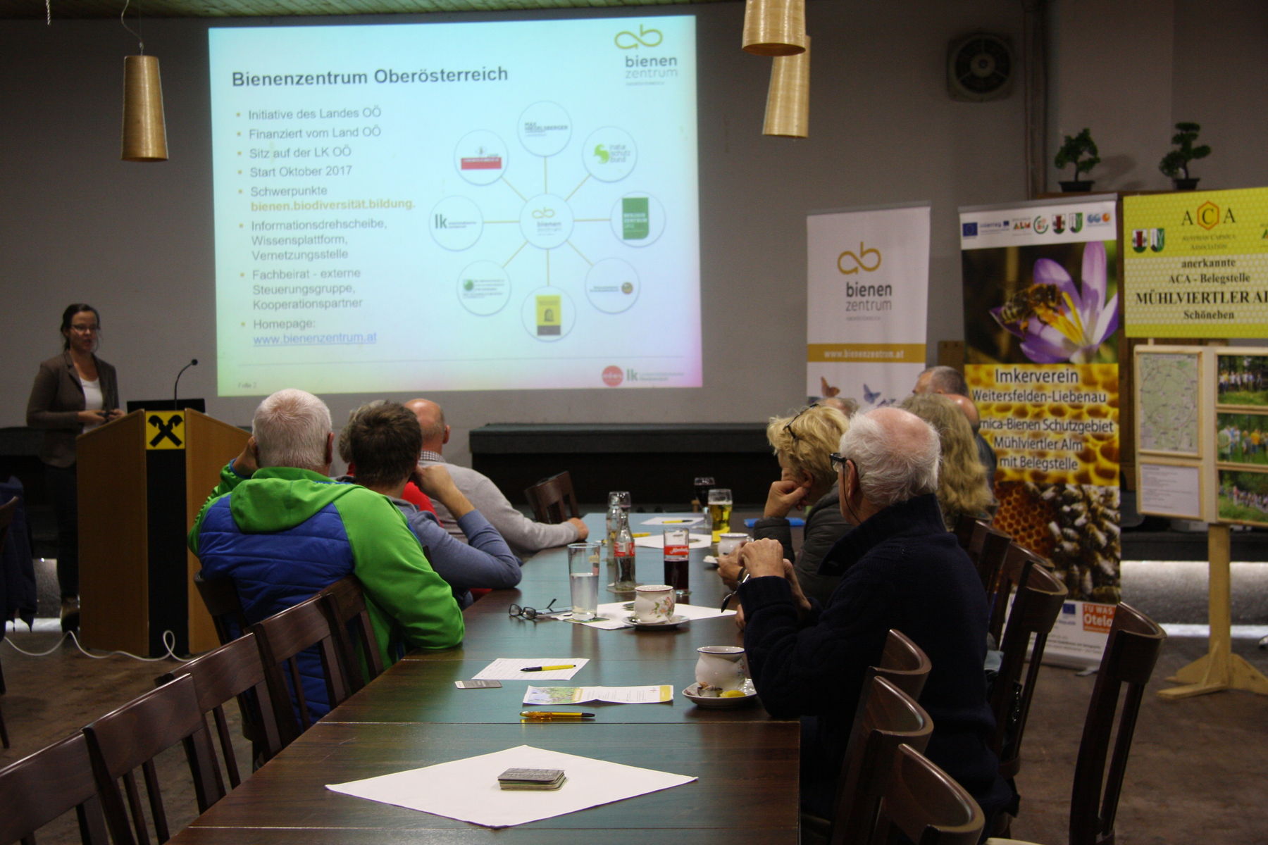 Interessierte LandwirtInnen und ImkerInnen.jpg