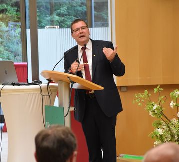 Vortragender Andreas Platzer.jpg