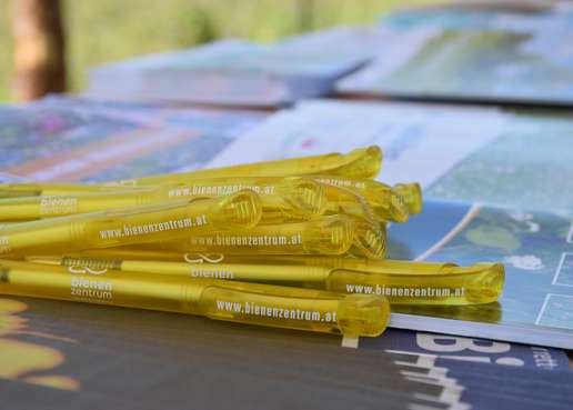 Utensilien des Bienenzentrums OÖ..jpg