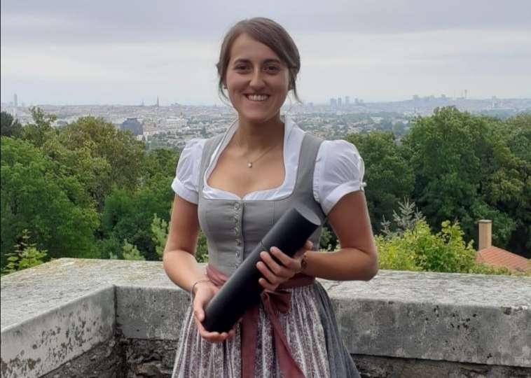 Stefanie Payrleitner verfasste ihre Masterarbeit zur 'Blühstreifenaktion - mach mit'.jpg