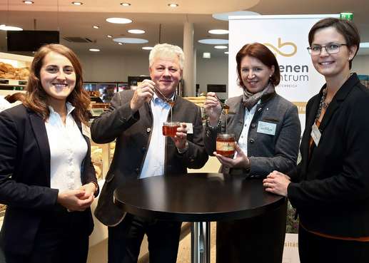 Ein Hoch auf das Bienenzentrum OÖ!.jpg