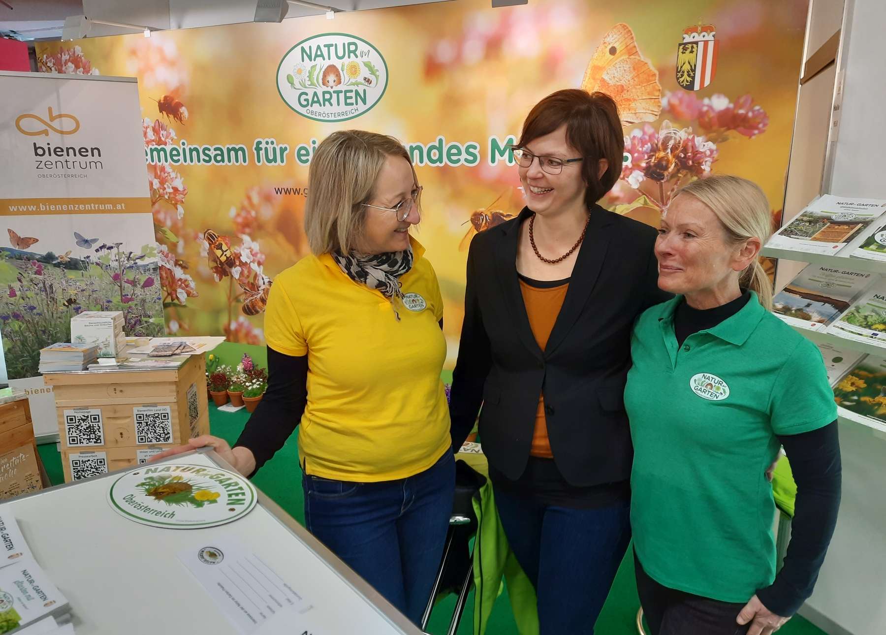 Martina Anzengruber, Elisabeth Lanzer und Claudia Christl (c) Bienenzentrum OÖ.jpg