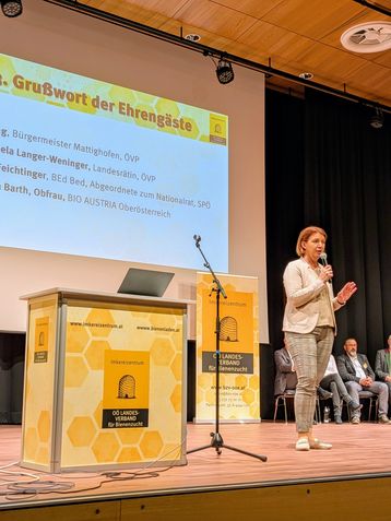 Begrüßungsworte der Agrar-Landesrätin Michaela Langer-Weninger.jpg