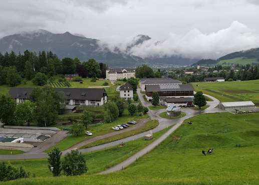 Blick auf die Forschungsangstalt Gumpenstein.jpg
