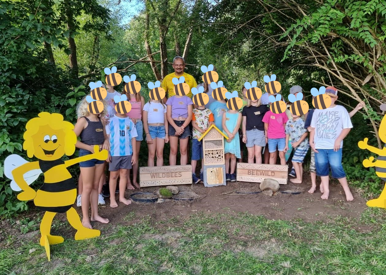 Beim Ferienprogramm in Lasberg wurde die Welt der Wildbienen hautnah erlebt..png
