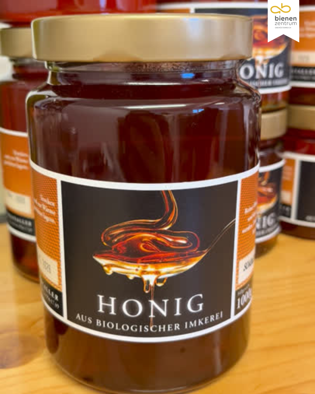 Honig aus biologischer Imkerei. .png