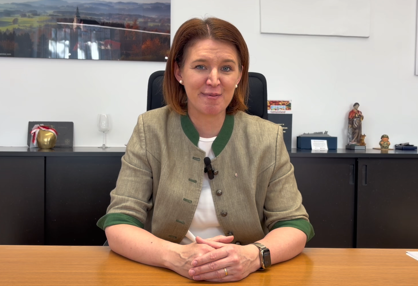 In ihrer Videobotschaft betont Agrar-Landesrätin Michaela Langer-Weninger wie wichtig die Zusammenarbeit der unterschiedlichen Fachbereiche ist..png