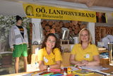 Elena und Maria bei der Kinderstation..jpg Elena und Maria bei der Kinderstation..jpg