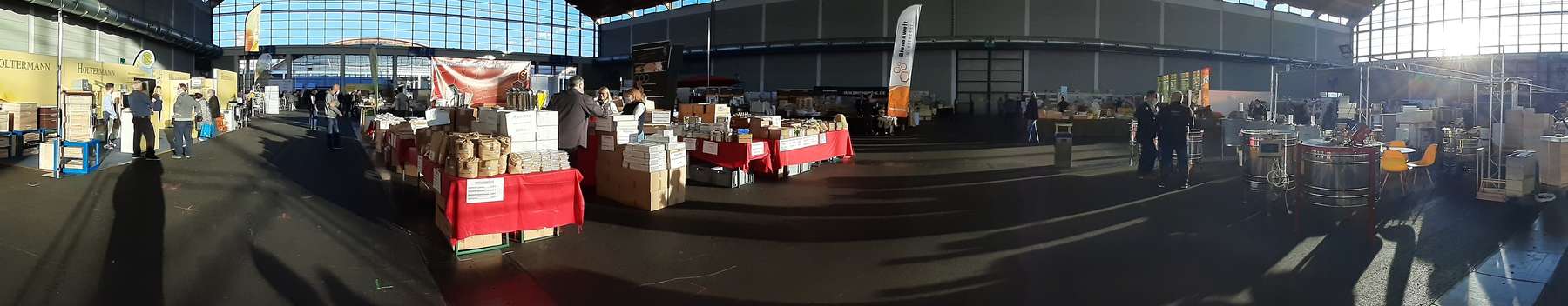 Messegelände der Erwerbsimkermesse Friedrichshafen .jpg Messegelände der Erwerbsimkermesse Friedrichshafen .jpg