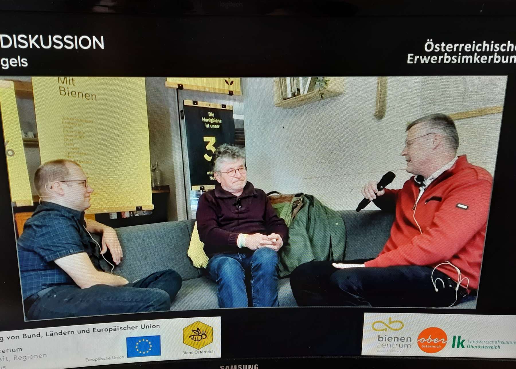 Diskussionsrunde mit Arnold Harringer, Paul Jungels und Dr. Stefan Mandl .jpg Diskussionsrunde mit Arnold Harringer, Paul Jungels und Dr. Stefan Mandl .jpg