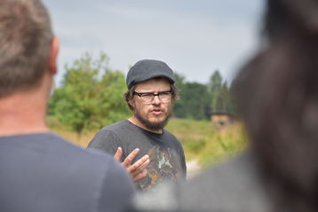 Nikolaus Stiebitzhofer beim Vorstellen seines Betriebs..jpg Nikolaus Stiebitzhofer beim Vorstellen seines Betriebs..jpg