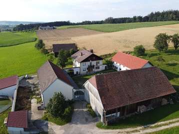 Bauernhof.jpg Bauernhof.jpg