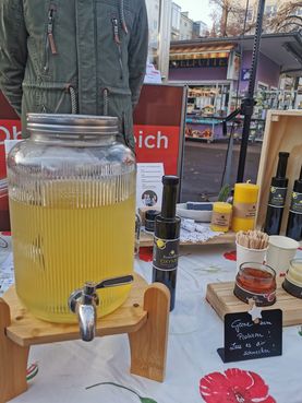 Oxymel - die bewährte Mischung und Honig und Essig ist altes Hausmittel, das voller Vitamine und Mineralstoffe steckt.jpg Oxymel - die bewährte Mischung und Honig und Essig ist altes Hausmittel, das voller Vitamine und Mineralstoffe steckt.jpg
