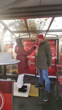 Gerald Draxler, Facharbeiter für Bienenwirtschaft, informierte über das Thema "Honigverfälschungen" Gerald Draxler, Facharbeiter für Bienenwirtschaft, informierte über das Thema "Honigverfälschungen"