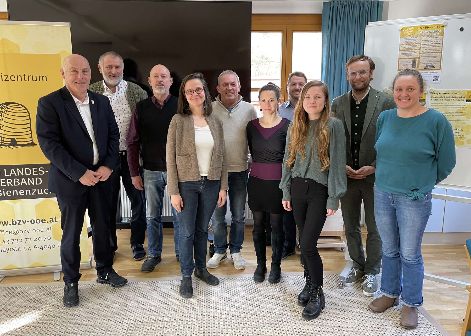 Die Arbeitsgruppe: v.l.n.r.: Herbert Vitzthum, Konrad Sauerschnig, Rainer Hader, Theresa Frühwirth, Wolfgang Pointecker, Monika Berger, Philippe Cayeux, Christina Brandstätter, Benjamin Öllinger, Petra Haslgrübler.jpg Die Arbeitsgruppe: v.l.n.r.: Herbert Vitzthum, Konrad Sauerschnig, Rainer Hader, Theresa Frühwirth, Wolfgang Pointecker, Monika Berger, Philippe Cayeux, Christina Brandstätter, Benjamin Öllinger, Petra Haslgrübler.jpg