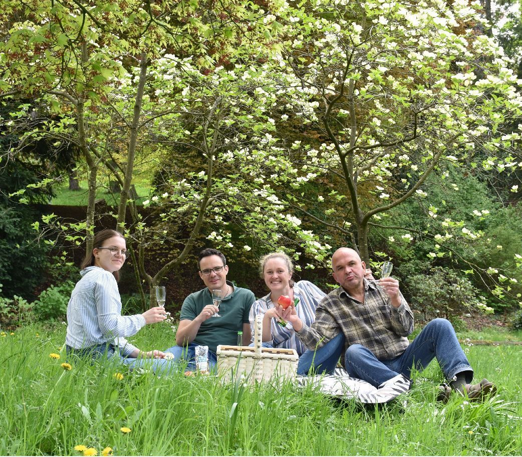 Streuobstpicknik zum Tag der Streuobstwiese.jpg Streuobstpicknik zum Tag der Streuobstwiese.jpg