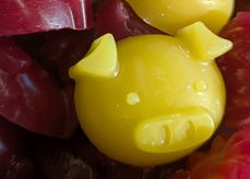 Selbstgegossene Wachsglücksschweinchen als kleine Glückbringer fürs neue Jahr!.jpg